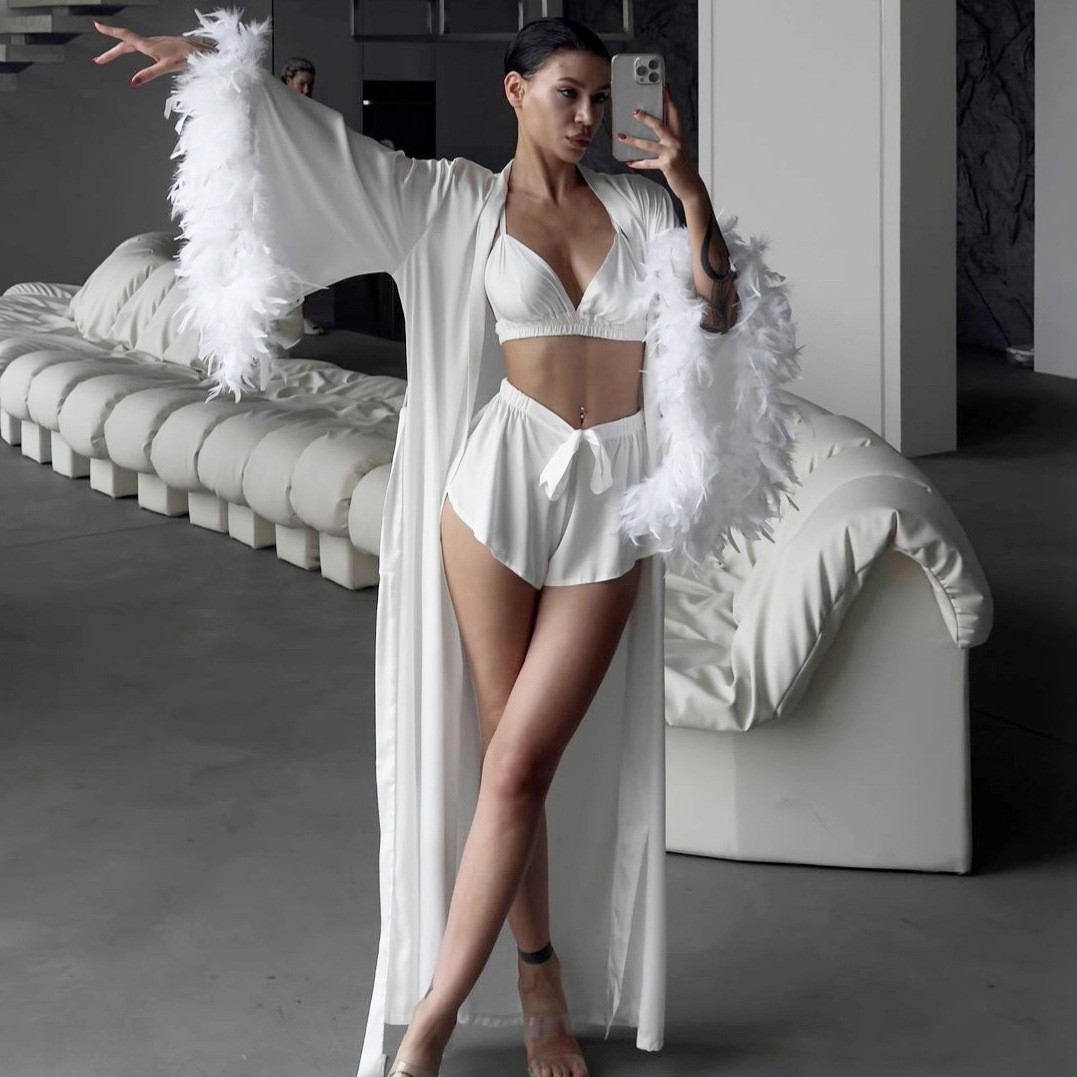 Dreiteiliger Bademantel mit Fe – Bathrobe Bewertung und Preis